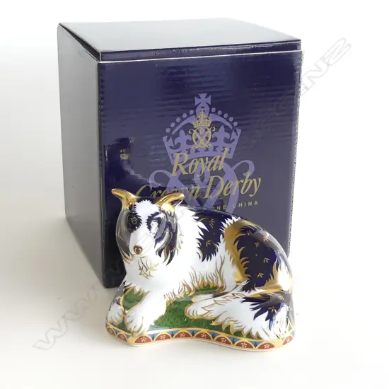 A Royal Crown Derby porcelain paperweight Border Collie
